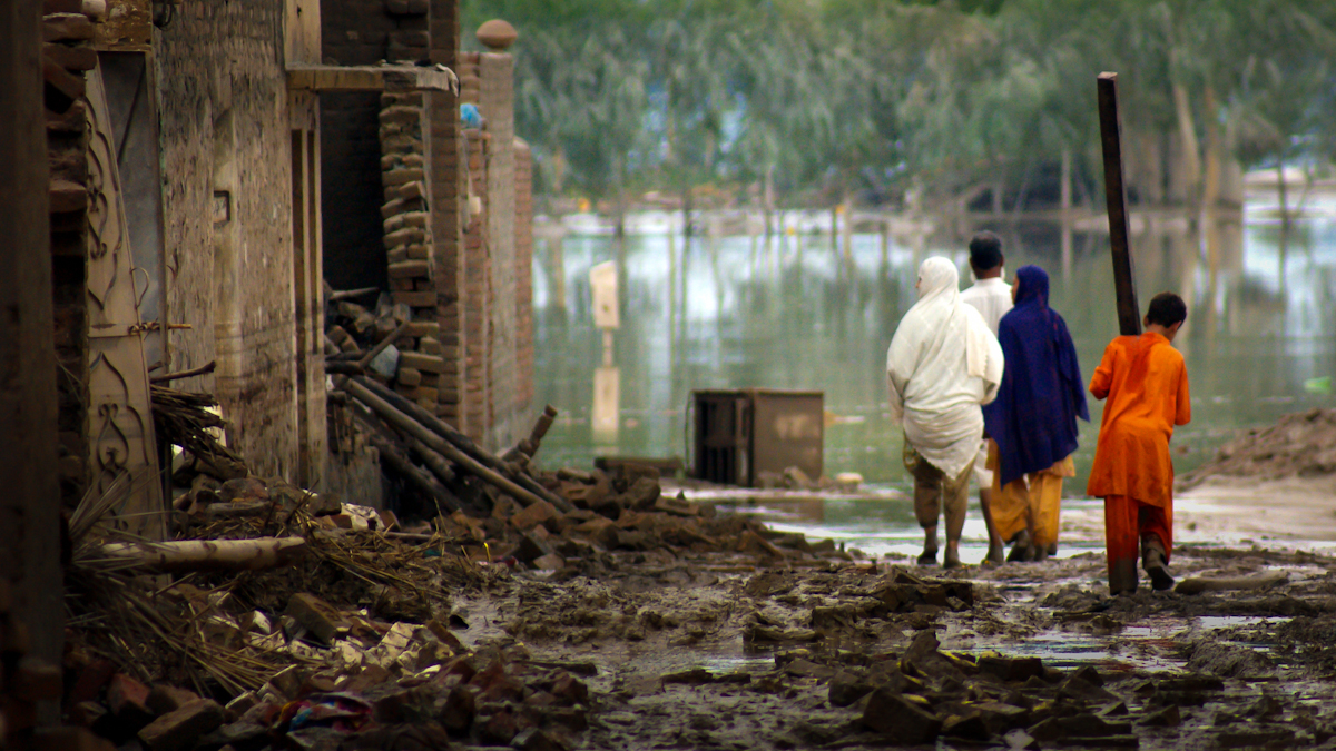 What Are The Effects Of Natural Disaster On Human Life Brainly