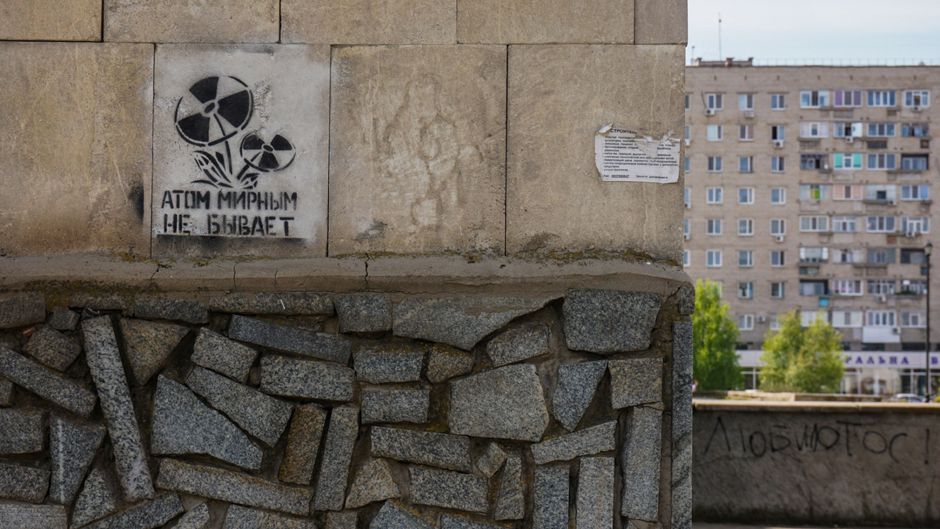 Graffiti in Energodar town close to the Zaporizhia plant