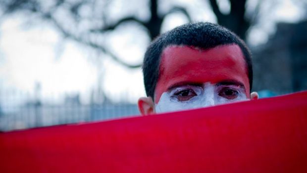 ロシア革命の段階 レーニンと革命家たちはなんとかツァーリ軍と外国人を倒すことができた。