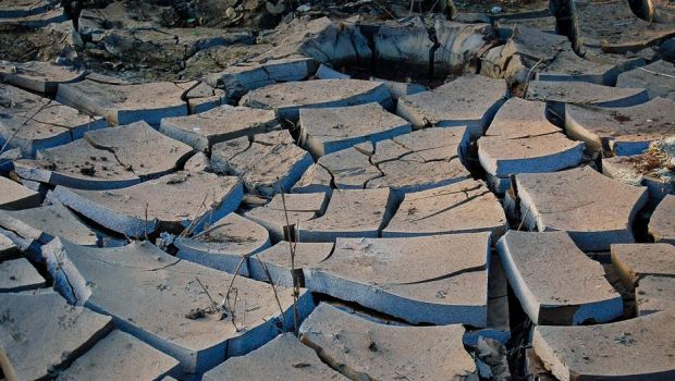 中国の巨大ダムが地球の自転を遅らせている