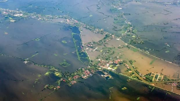 多くの人が直面している問題がアルツハイマー病のリスクを高める